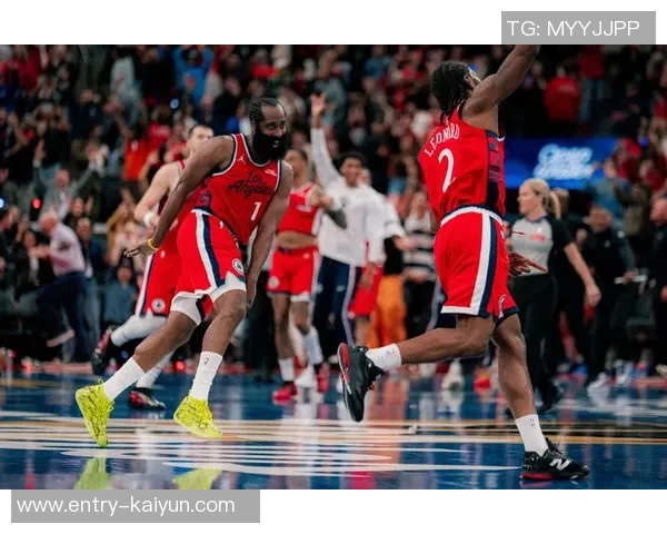 2014季后赛雷霆与快船首战激烈对决回顾与精彩瞬间分析